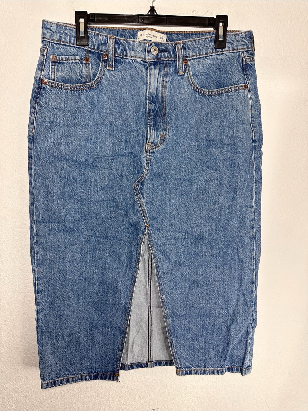 New Abercrombie & Fitch Medium Wash High Rise Denim Midi Skirt Size 31/12 $80